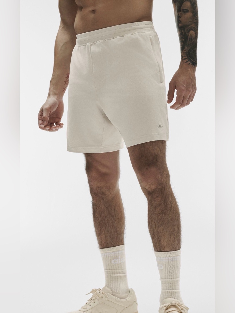 6TH RESTOCK ALO Yoga Men’s *Conquer React Performance” Short 7” Inseam (M)